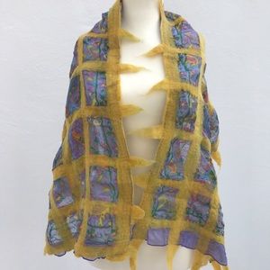🧚🏼‍♀️SOLD 🧚🏼‍♀️Hand- made silk and felt scarf